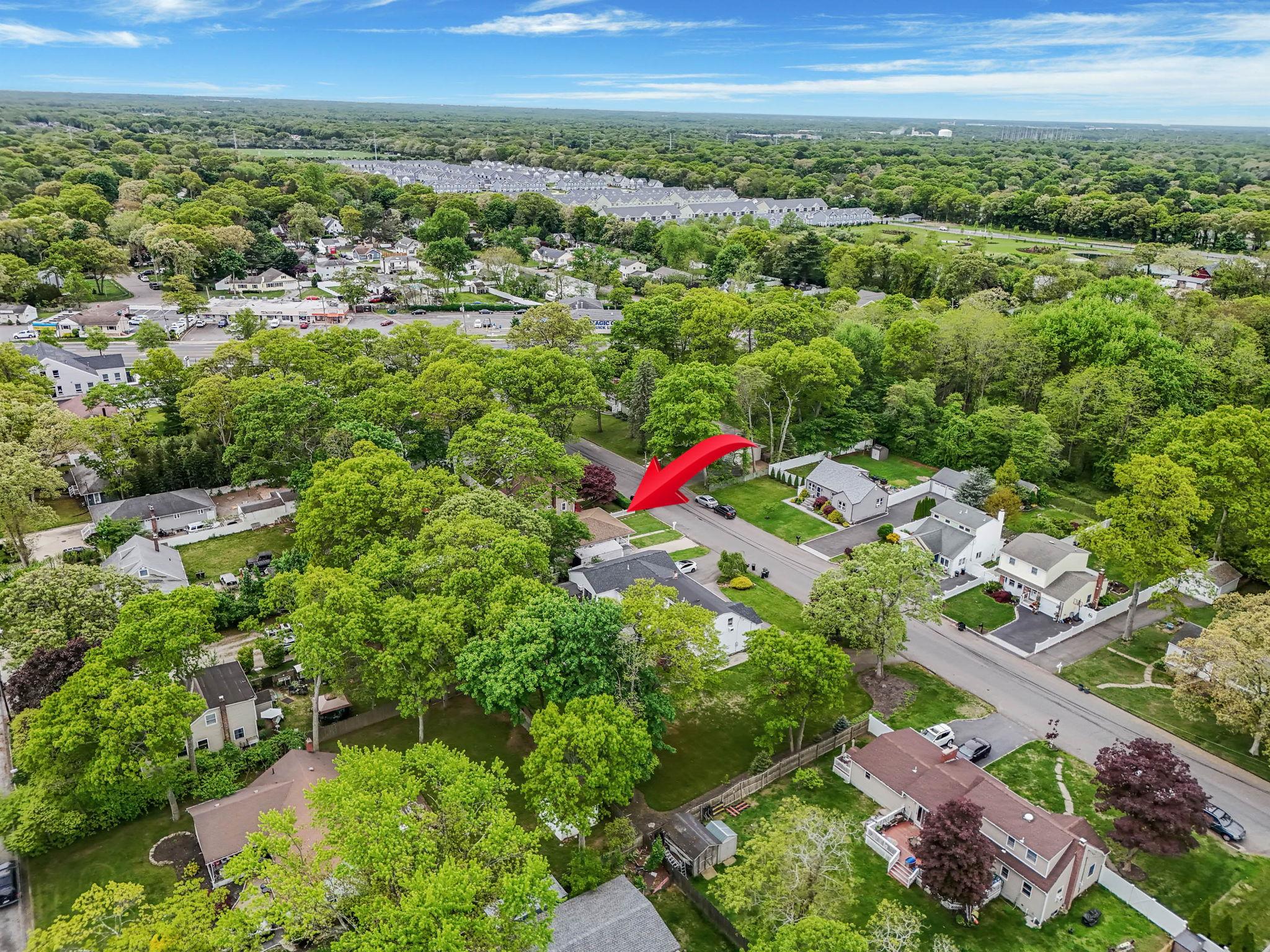 261 Lidge Drive, Farmingville, New York image 3