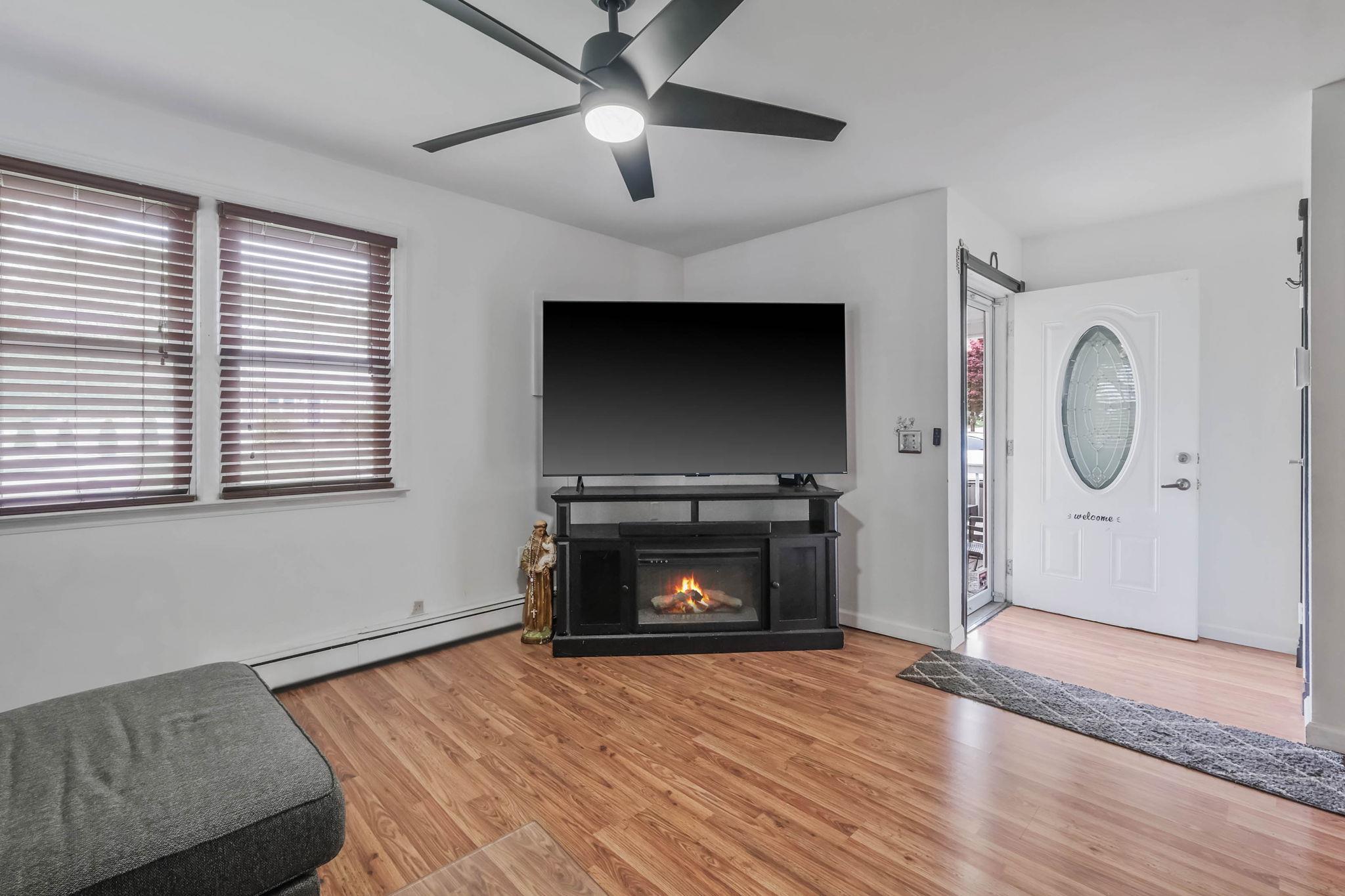 261 Lidge Drive, Farmingville, New York image 13