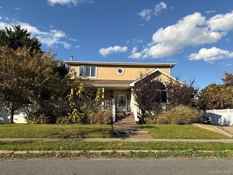 Photo of 47 E Beech Street, Long Beach, NY 11561 (MLS # 930750)