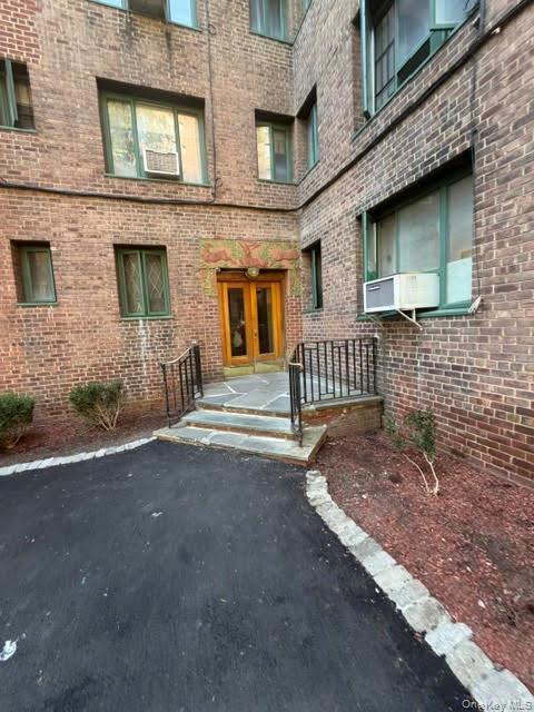 Photo of 1545 Archer Road #1G, Bronx, NY 10462 (MLS # 1063821)