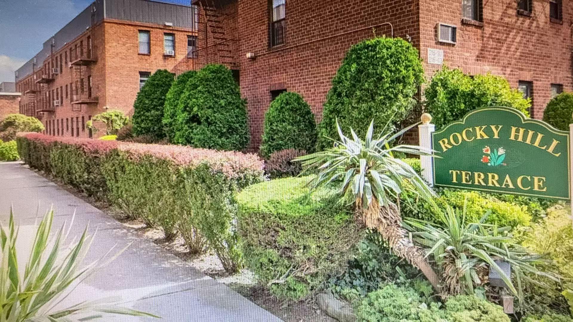 Property for Sale at 48 Avenue 2C, Bayside, Queens, NY - Bedrooms: 2 
Bathrooms: 1 
Rooms: 4  - $362,000