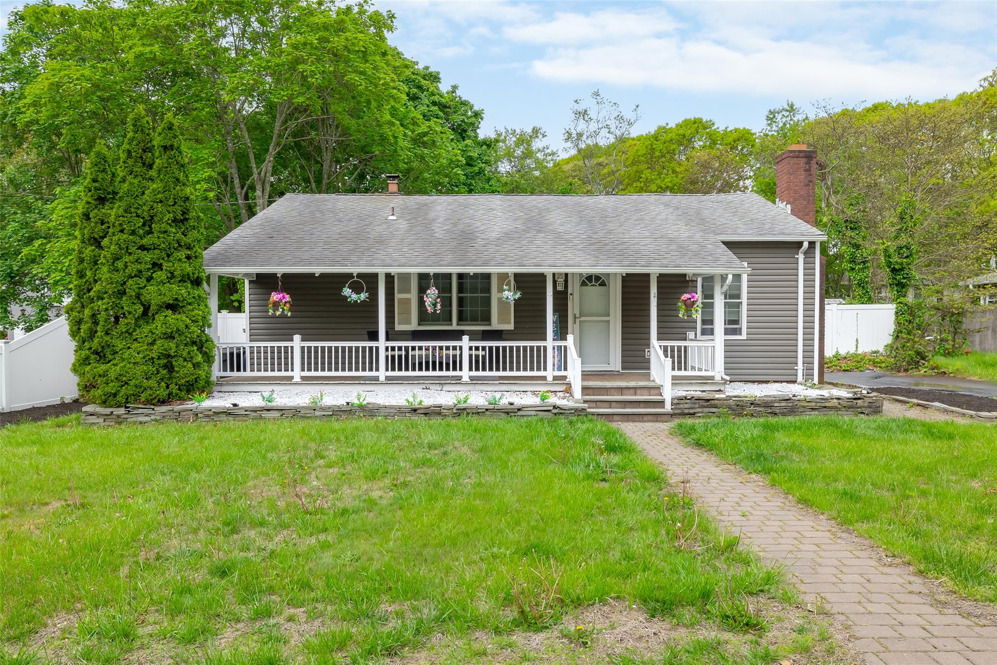 52 Robinwood Street, Mastic, New York image 1