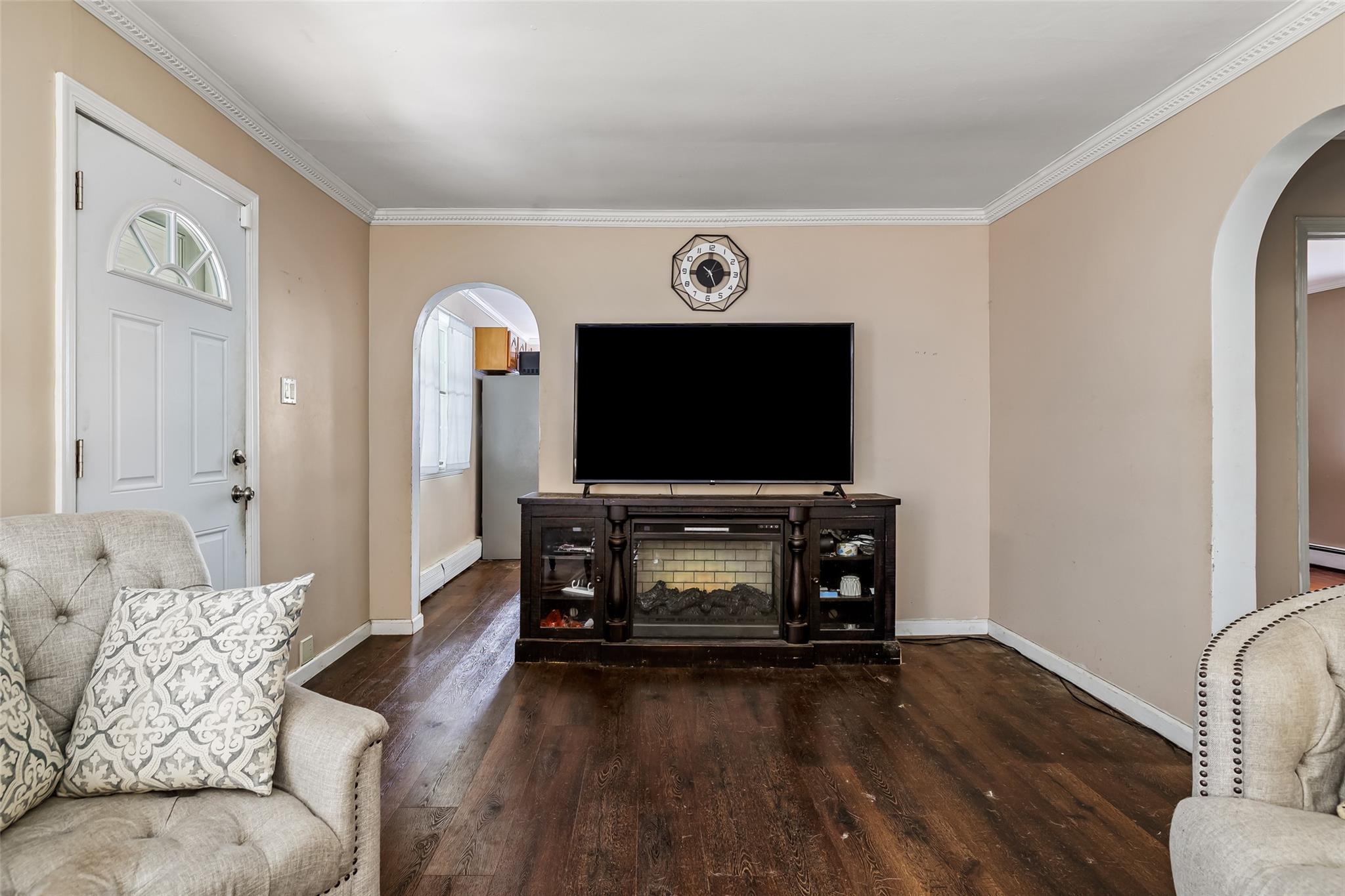 52 Robinwood Street, Mastic, New York image 7