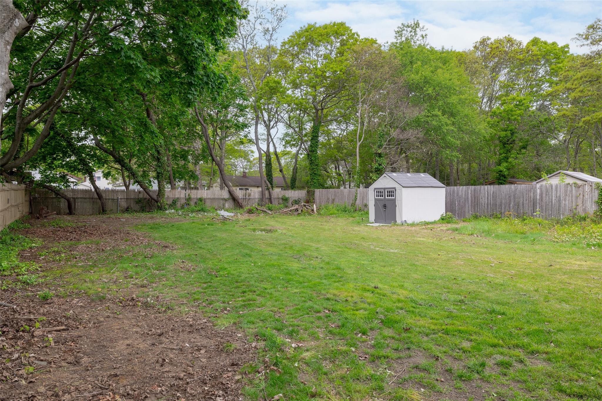 52 Robinwood Street, Mastic, New York image 18