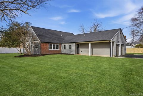 Homes For Sale - 168 Bayview Drive<br/> Oakdale, NY 11769