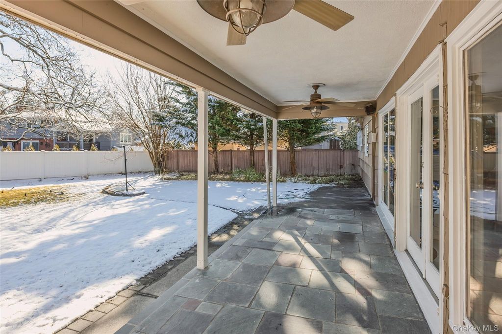 Photo of 467 Hempstead Avenue, Rockville Centre, NY 11570 (MLS # 964654)