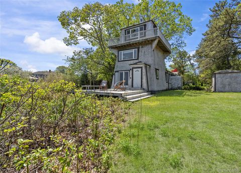 Photo of 55 West End Avenue, East Quogue, NY 11942 (MLS # 969284)