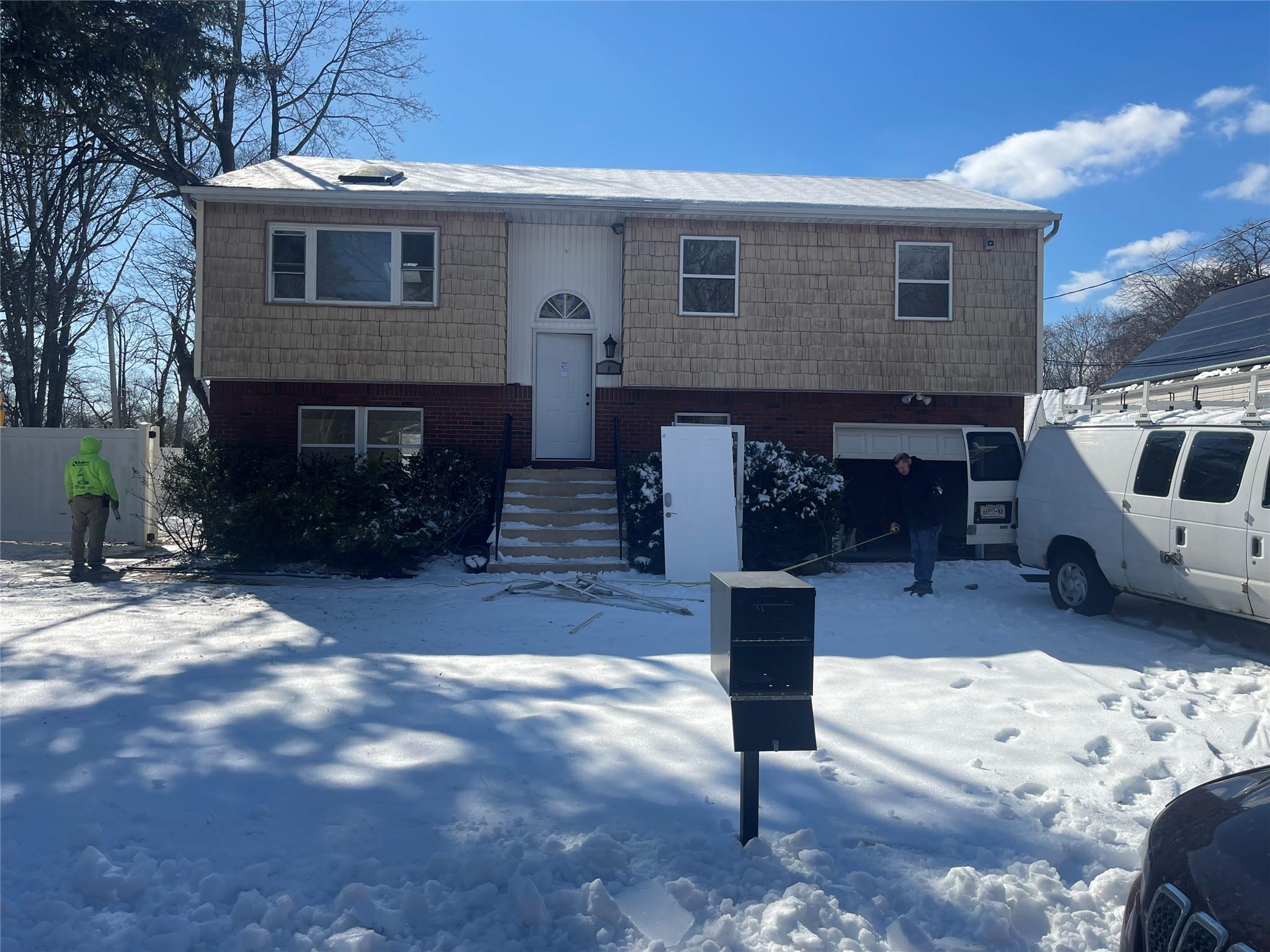 BELMONT LAKE ESTATES   8 N Hilltop Avenue, West Babylon, New York image 3