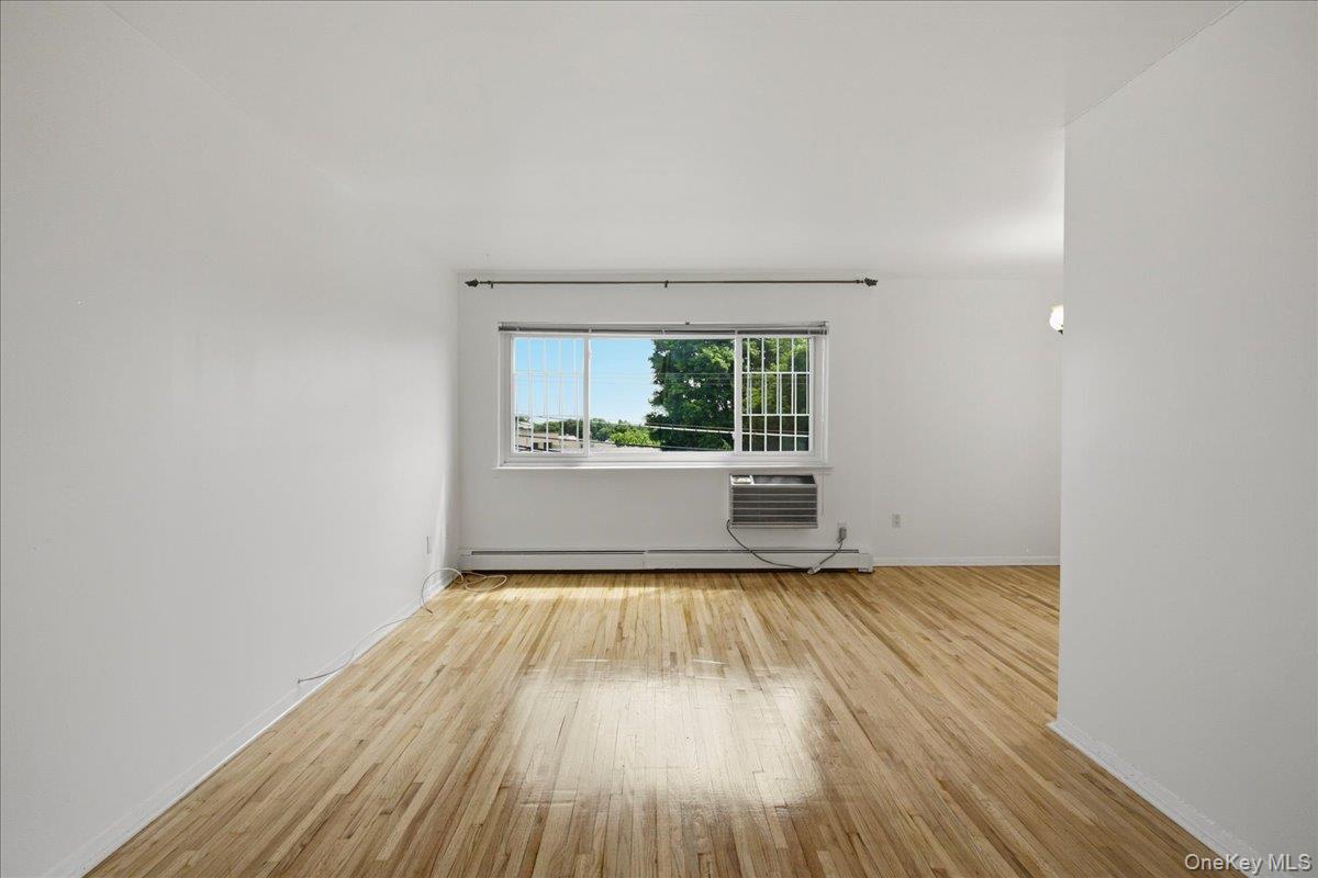 900 Midland Avenue 2D