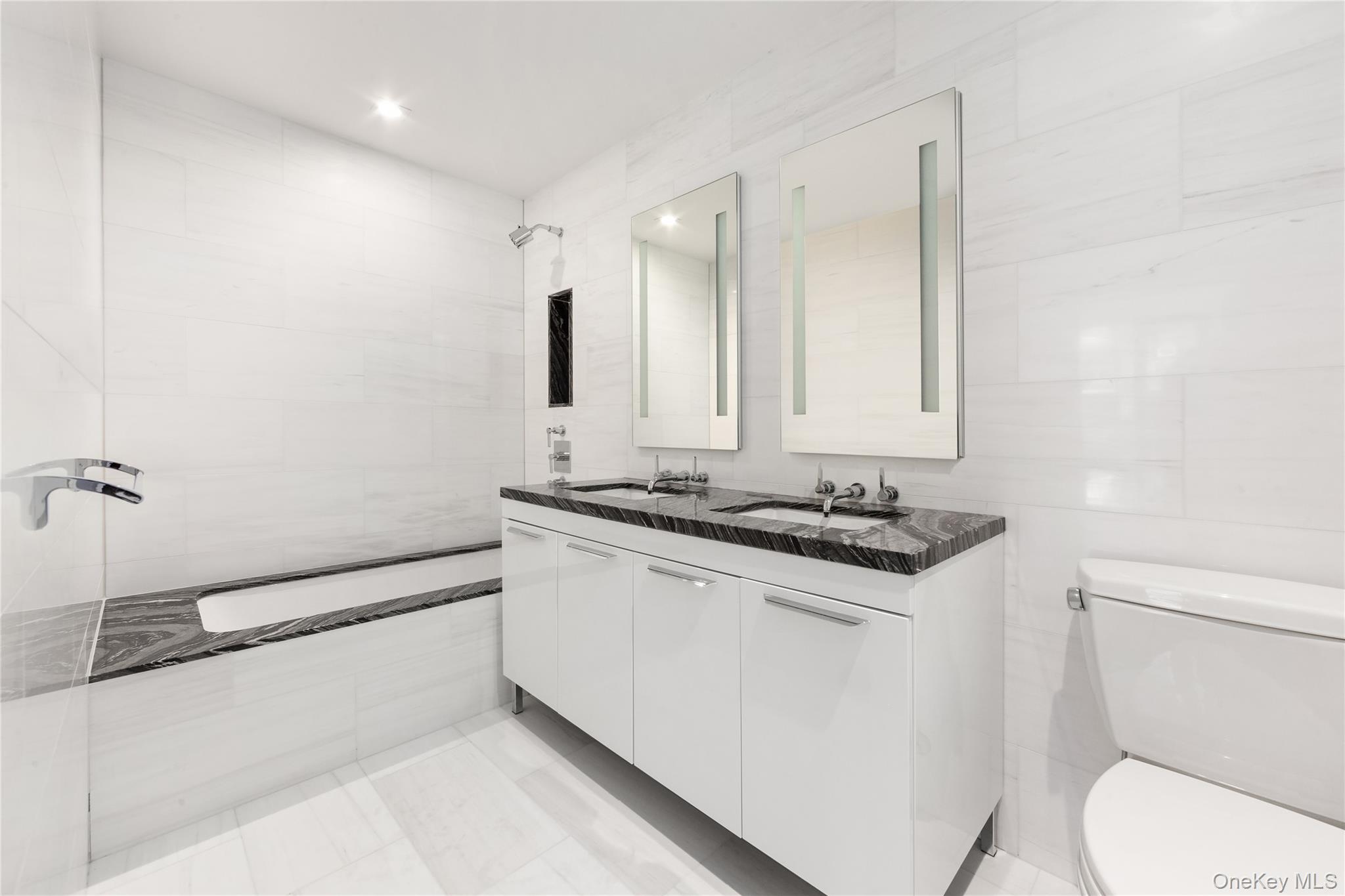 230 E 20th Street Apt 52