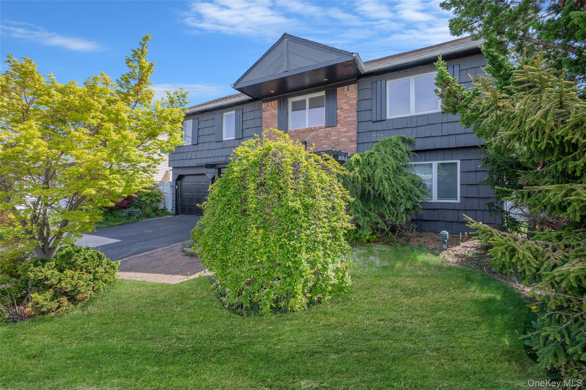 3935 Sally Lane