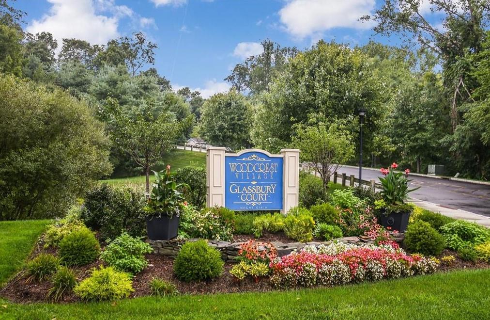 Rental Property at Woodcrest Lane 113, Mount Kisco, New York - Bedrooms: 2 
Bathrooms: 2  - $3,000 MO.