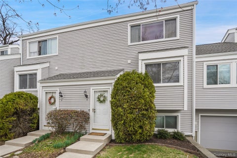 Condo For Sale - 4 Tudor Circle<br/> Yorktown Heights, NY 10598