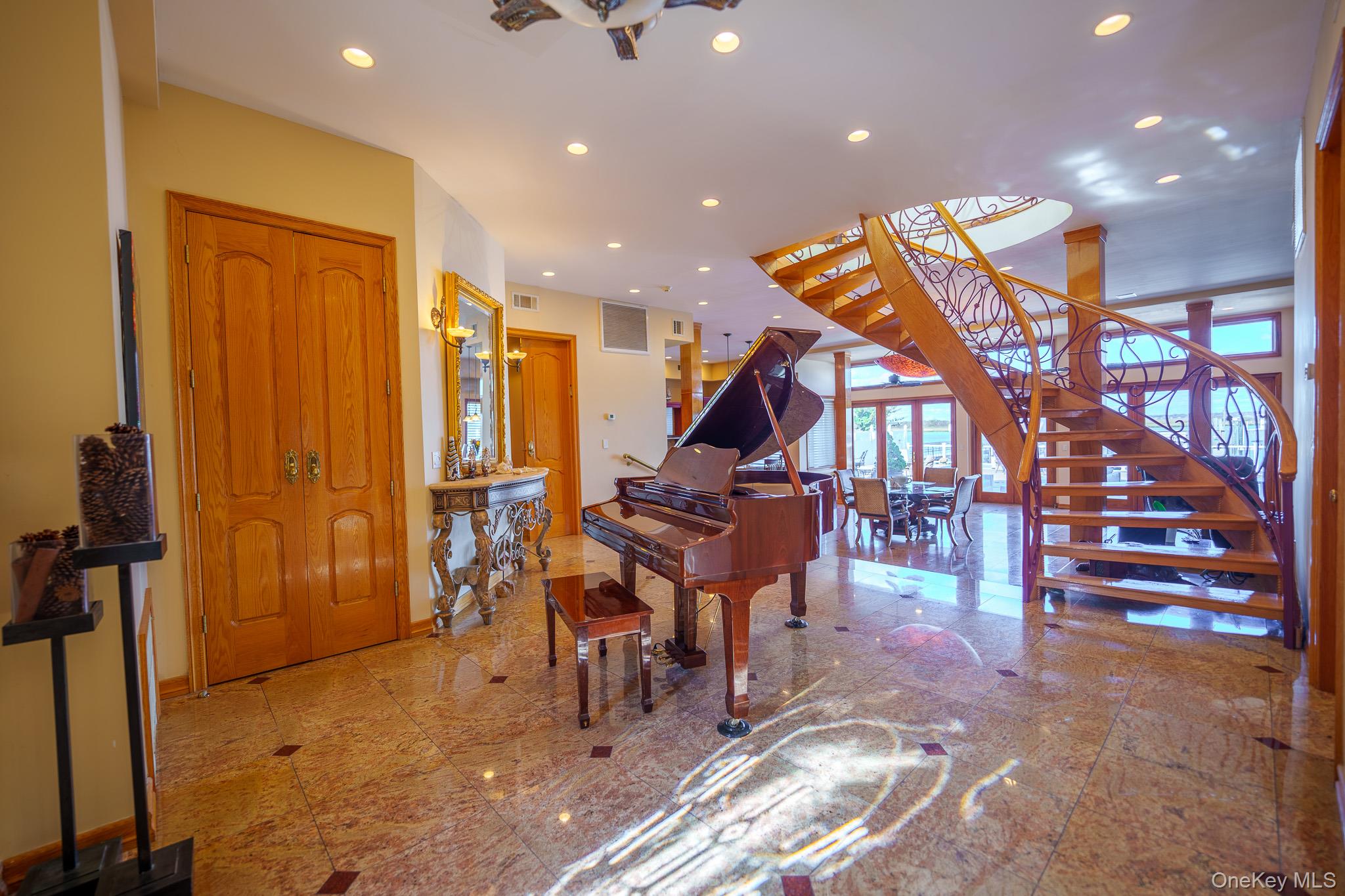 East Atlantic Beach, New York 11561, United States, 6 Bedrooms Bedrooms, ,5 BathroomsBathrooms,Residential,Coming Soon,229118