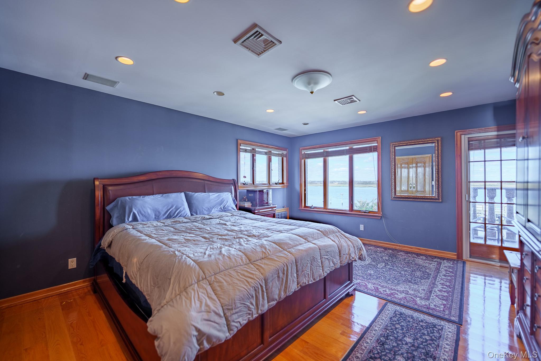 East Atlantic Beach, New York 11561, United States, 6 Bedrooms Bedrooms, ,5 BathroomsBathrooms,Residential,Coming Soon,229118