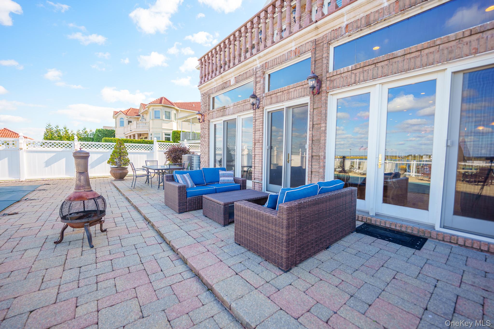 East Atlantic Beach, New York 11561, United States, 6 Bedrooms Bedrooms, ,5 BathroomsBathrooms,Residential,Coming Soon,229118