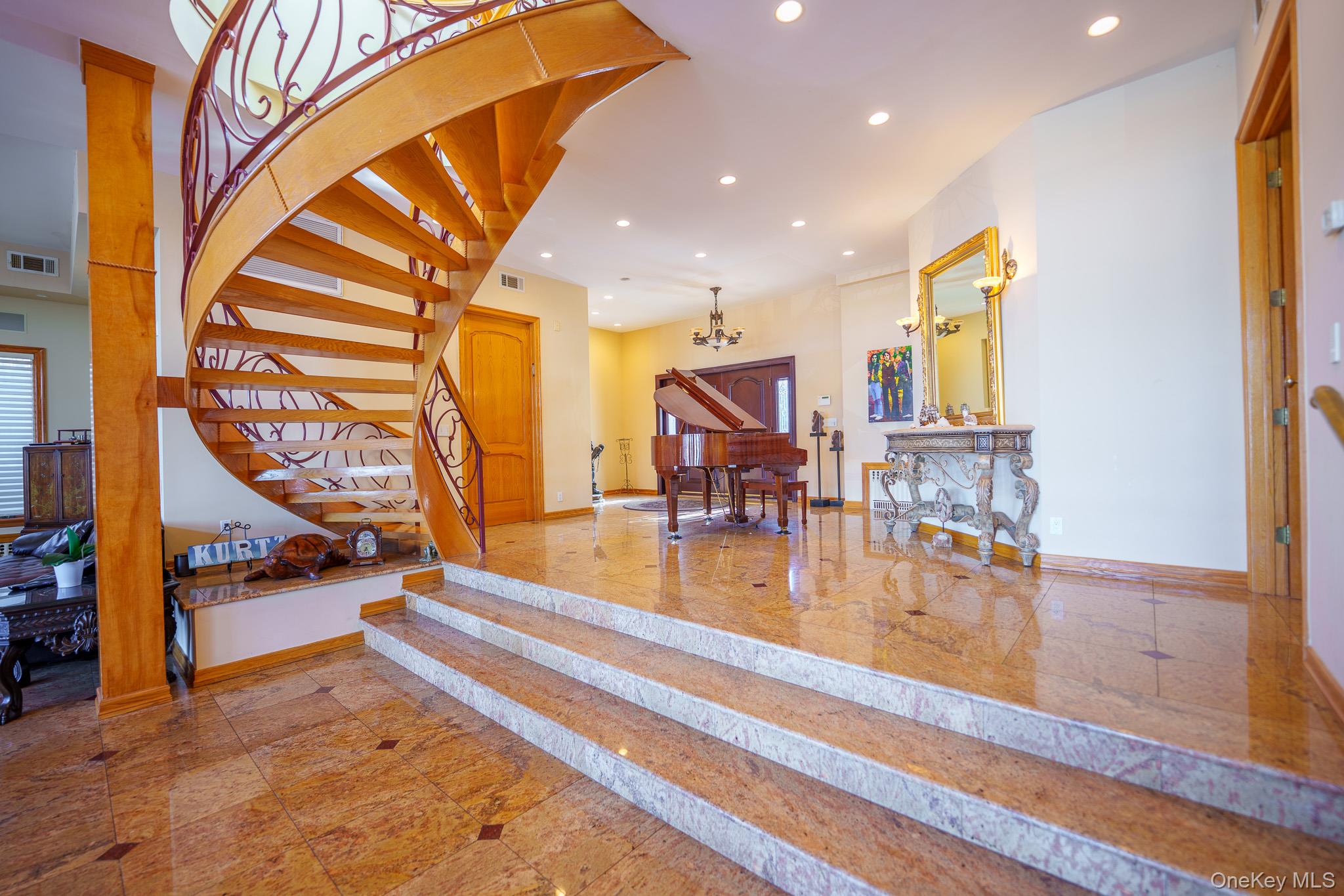 East Atlantic Beach, New York 11561, United States, 6 Bedrooms Bedrooms, ,5 BathroomsBathrooms,Residential,Coming Soon,229118