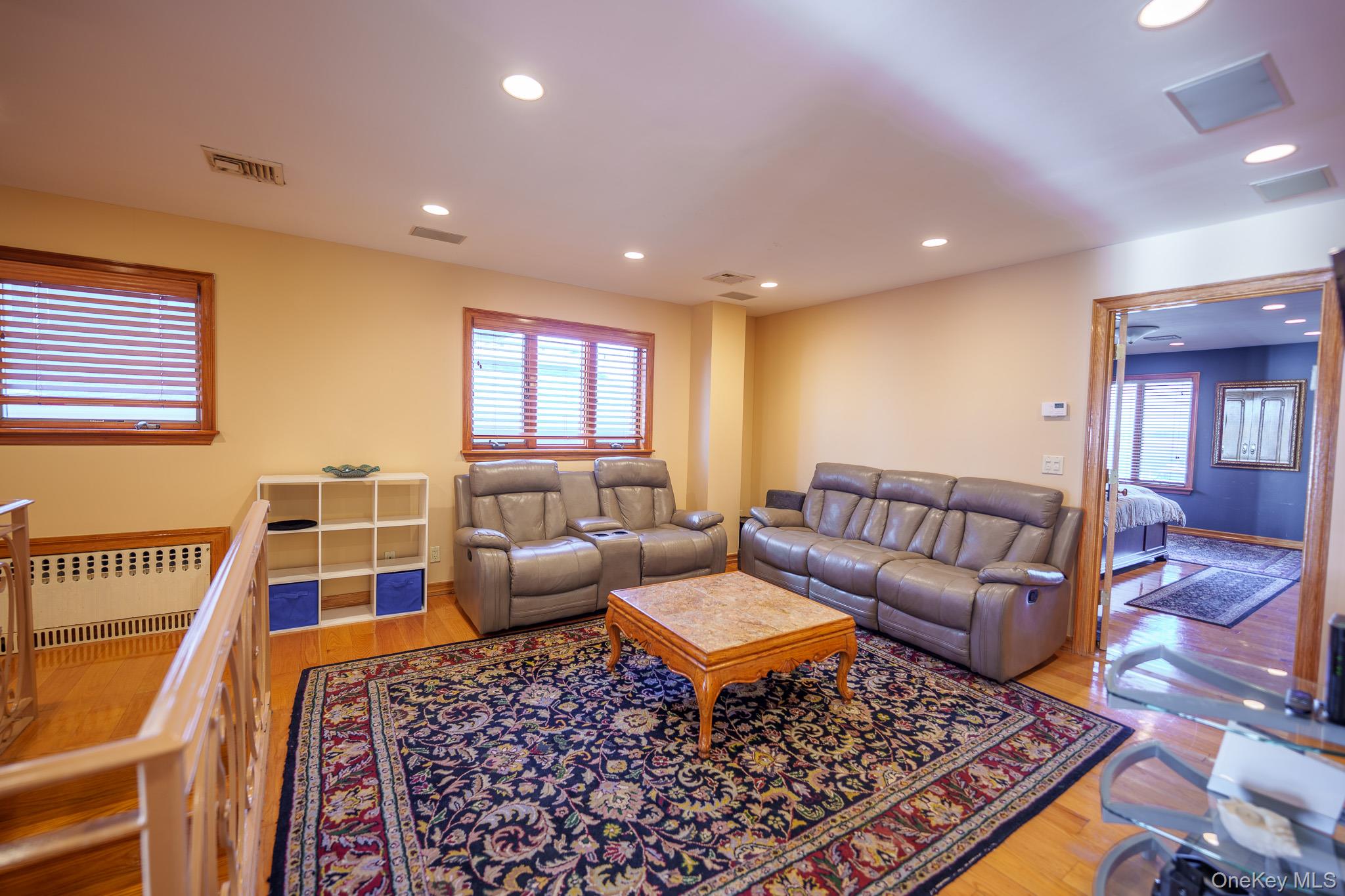 East Atlantic Beach, New York 11561, United States, 6 Bedrooms Bedrooms, ,5 BathroomsBathrooms,Residential,Coming Soon,229118