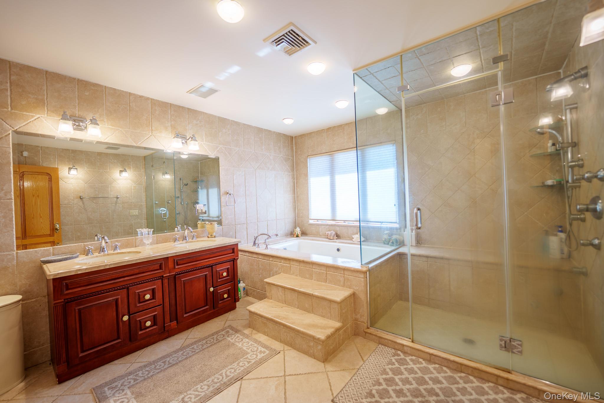 East Atlantic Beach, New York 11561, United States, 6 Bedrooms Bedrooms, ,5 BathroomsBathrooms,Residential,Coming Soon,229118