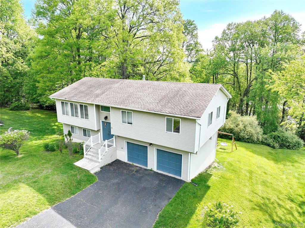 Photo of 4 Schettig Court, Spring Valley, NY 10977 (MLS # 1000378)