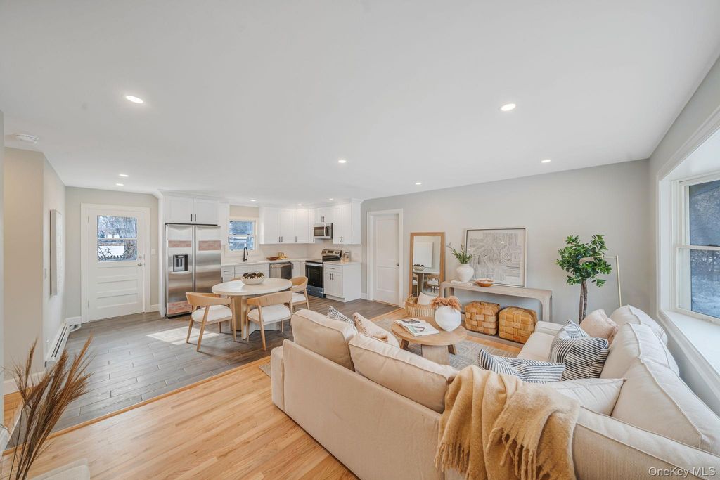 Photo of 4902 Express Drive S, Ronkonkoma, NY 11779 (MLS # 959149)