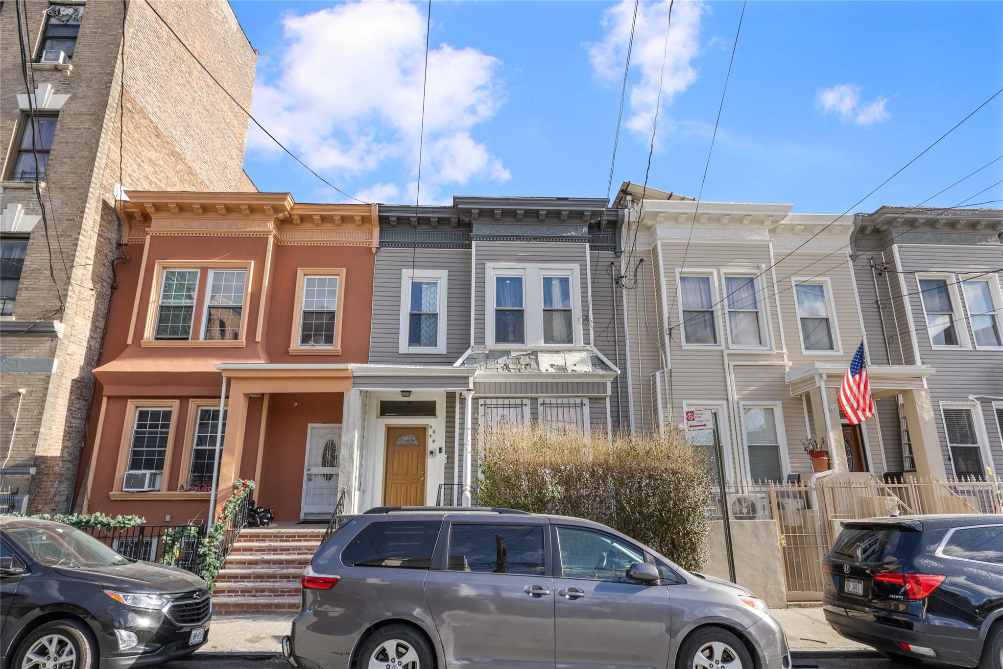 Bristow Street 2, Bronx, New York - 9 Bedrooms  
3 Bathrooms - 