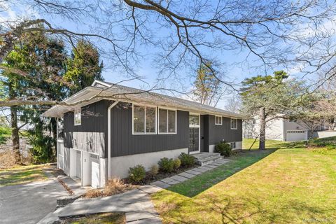 Tiny photo for 7 Dogwood Lane, Irvington, NY 10533 (MLS # 956151)