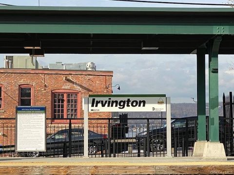 Tiny photo for 7 Dogwood Lane, Irvington, NY 10533 (MLS # 956151)