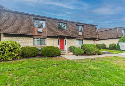 Photo of 1003 Cherry Hill Drive #1003, Poughkeepsie, NY 12603 (MLS # 931027)