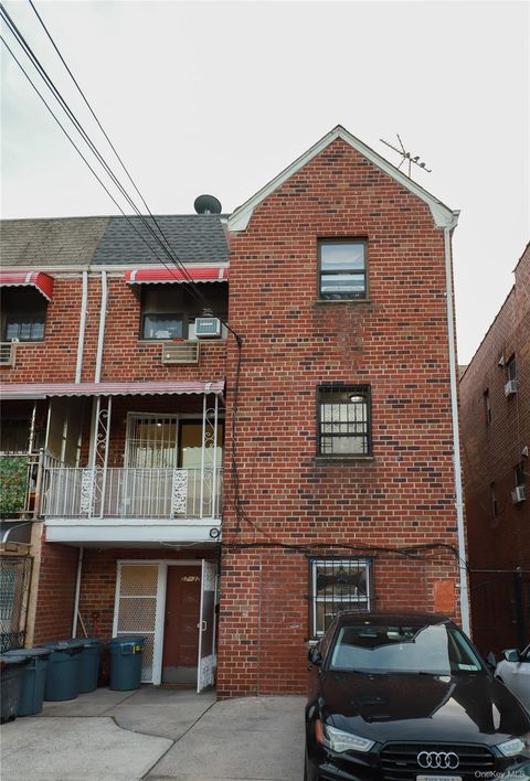 Photo of 57-32 Xenia Street, Corona, NY 11368 (MLS # 939951)