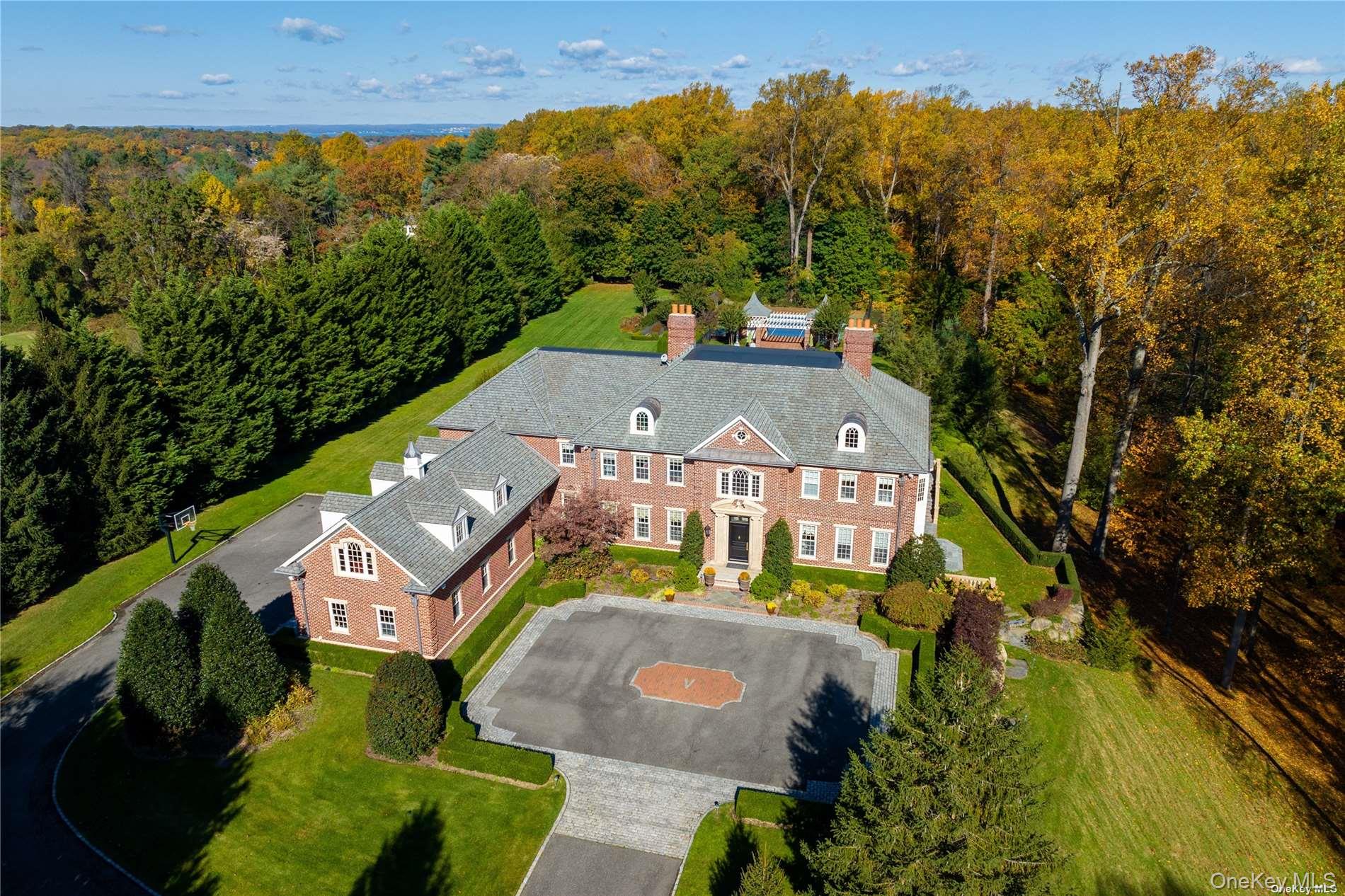 6 La Colline Drive