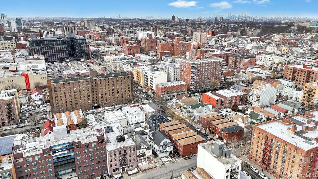9008 171st Street - Photo 3
