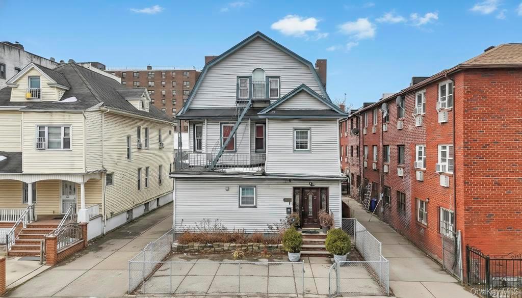 9008 171st Street - Photo 4