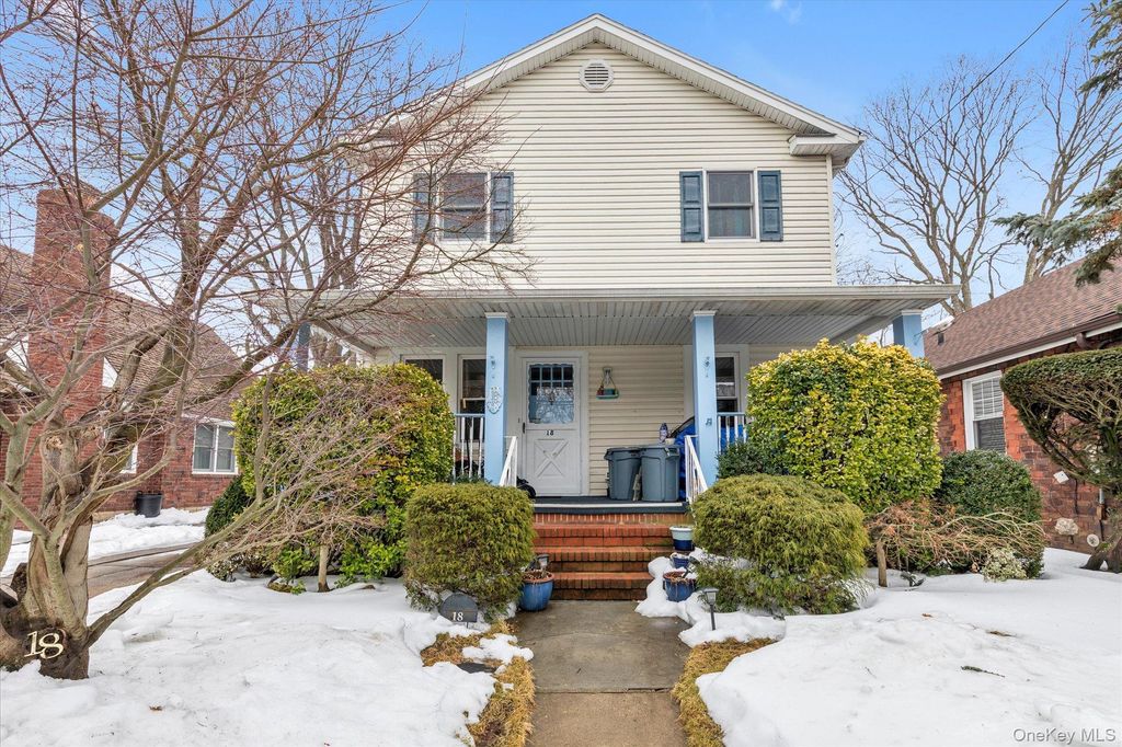 Photo of 18 Derby Court, Malverne, NY 11565 (MLS # 965295)