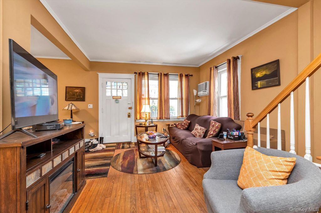 Photo of 18 Derby Court, Malverne, NY 11565 (MLS # 965295)