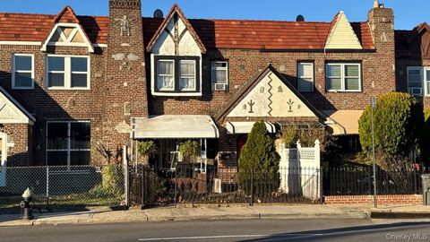 Photo of 109-10 Francis Lewis Boulevard, Queens Village, NY 11429 (MLS # 943668)