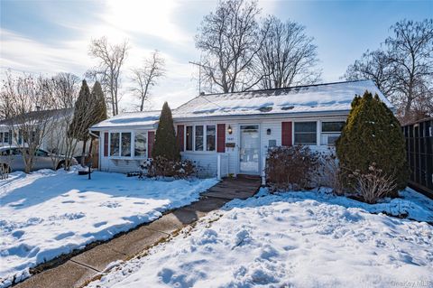 1440 Lombardy Boulevard Bay Shore NY 11706