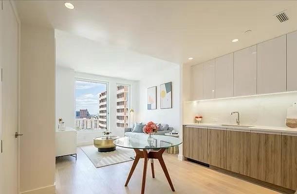 Property for Sale at Maple Avenue 8G, Flushing, Queens, NY - Bedrooms: 1 
Bathrooms: 1 
Rooms: 4  - $859,000