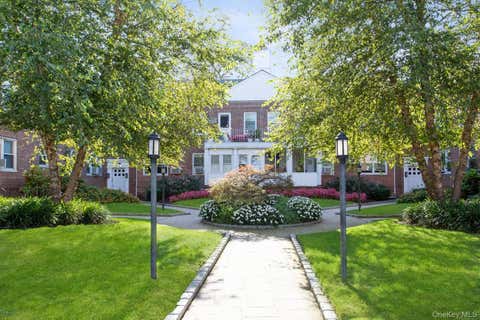 Homes For Sale - 1385 Broadway #A-34<br/> Nassau County, Hewlett, NY 11577