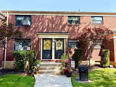 Photo of 74-65 220th Street #102A2, Oakland Gardens, NY 11364 (MLS # 895633)