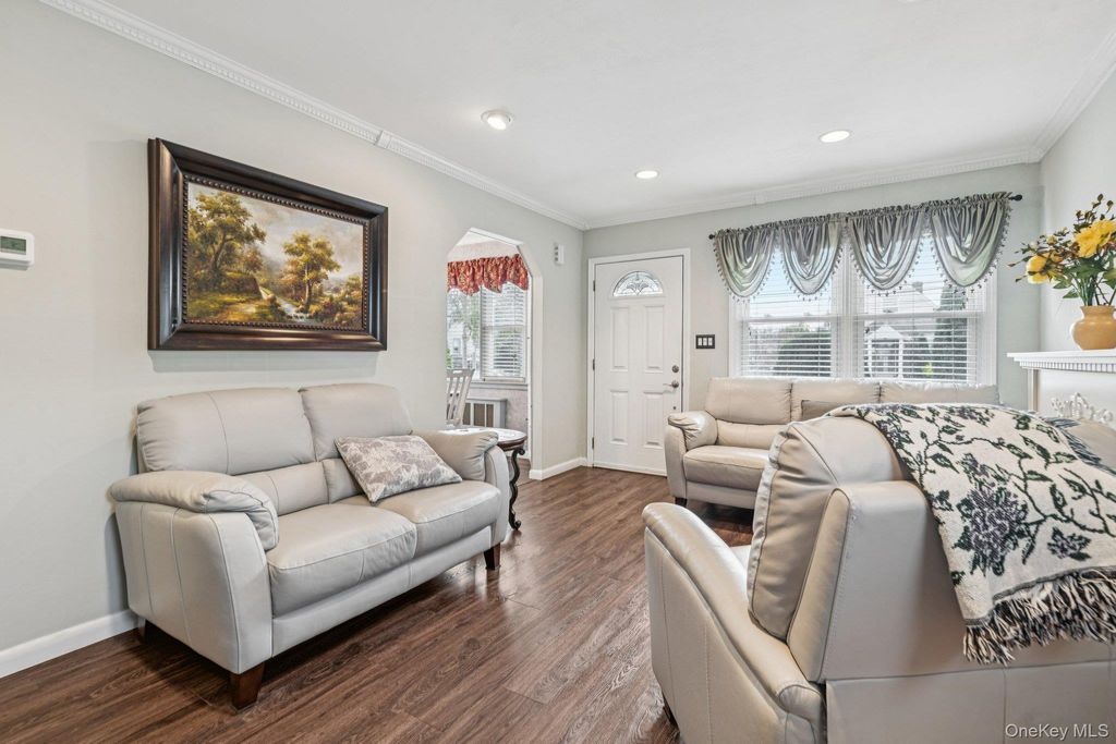 Photo of 466 Jefferson Place, Mineola, NY 11501 (MLS # 937344)