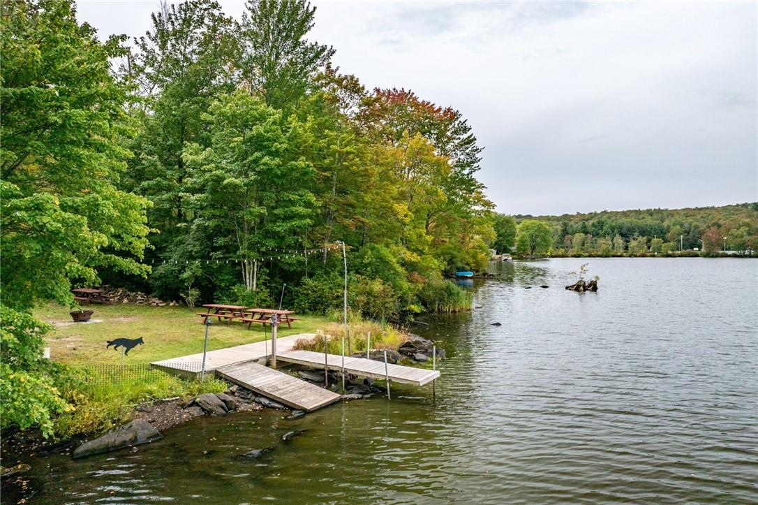 7 Redwood Lane, Swan Lake, New York image 4