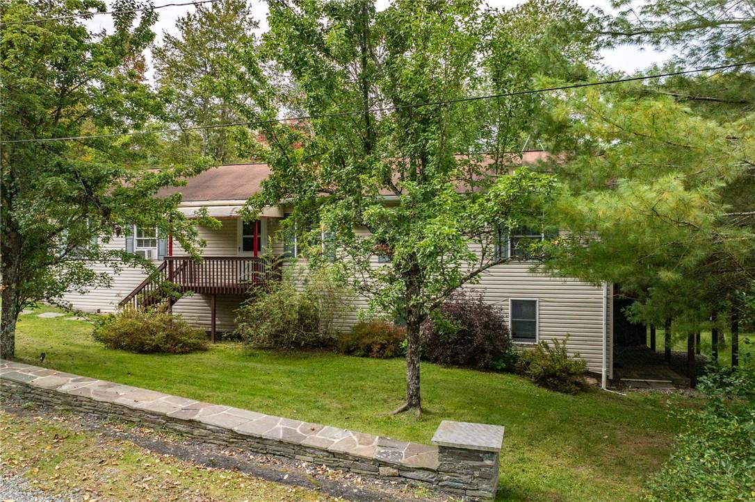 7 Redwood Lane, Swan Lake, New York image 2