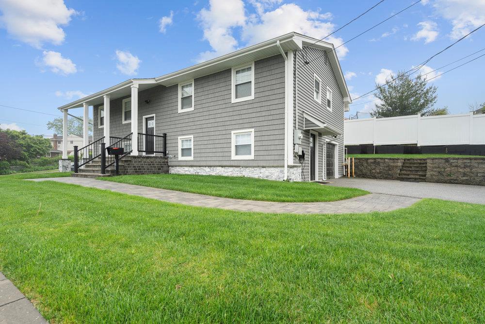 181 Central Park Road, Plainview, New York image 2