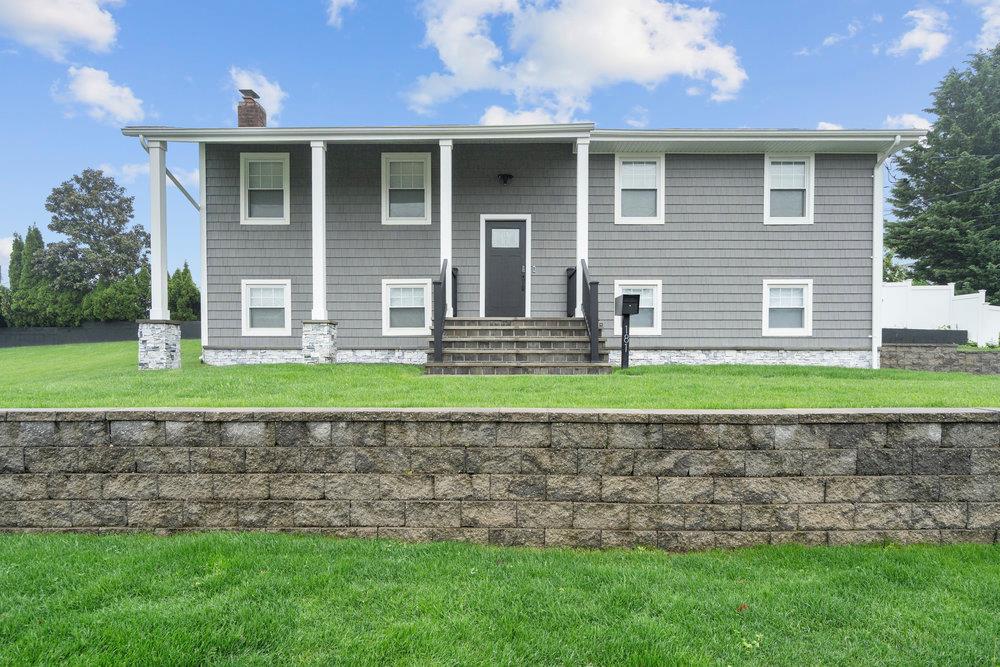 181 Central Park Road, Plainview, New York image 1