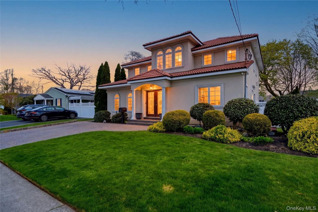 Photo of 59 Park Lane, Massapequa, NY 11758 (MLS # 987634)