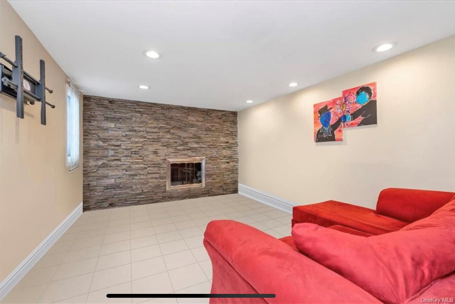 2733 Lee Place, Bellmore, New York image 12