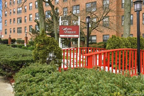 Photo of 99-60 63rd Road #3AA, Rego Park, NY 11374 (MLS # 963325)
