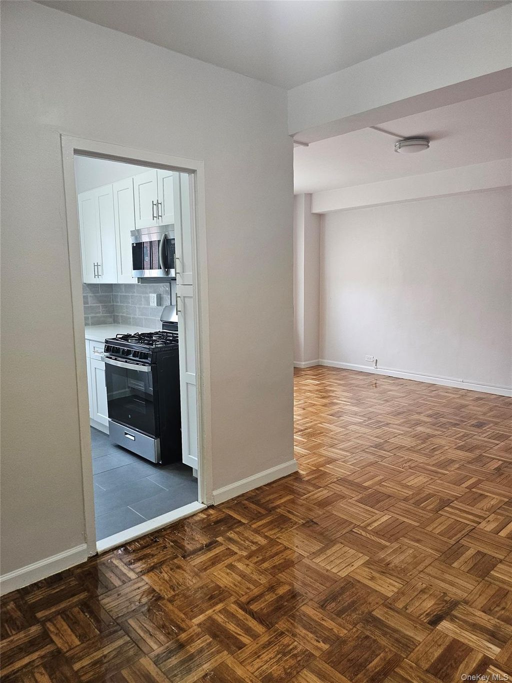 Photo of 1705 Purdy Street #3C, Bronx, NY 10462 (MLS # 986975)