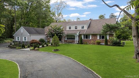 8 August Lane Old Westbury NY 11568